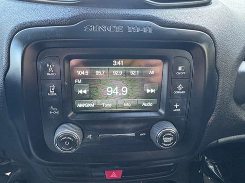 Used 2015 Jeep Renegade Latitude w/ Popular Equipment Group image 24