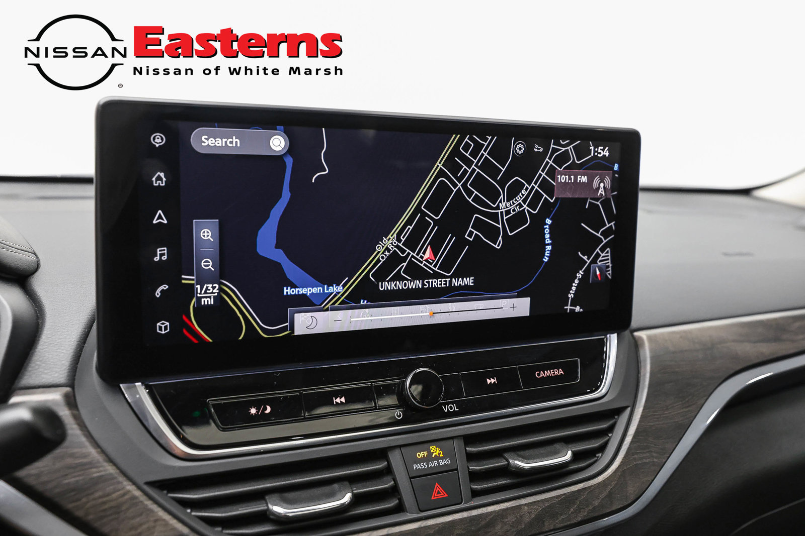 Used 2024 Nissan Altima 2.5 SV w/ SV Premium Package FWD image 18