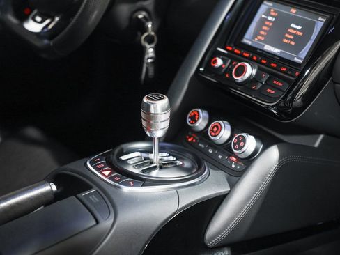 Used 2012 Audi R8 V10 w/ Enhanced Leather Pkg image 21