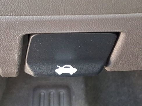 Used 2023 Chevrolet Malibu LS FWD image 26