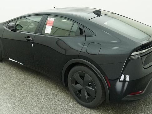 New 2026 Toyota Prius Plug-In Hybrid FWD image 5