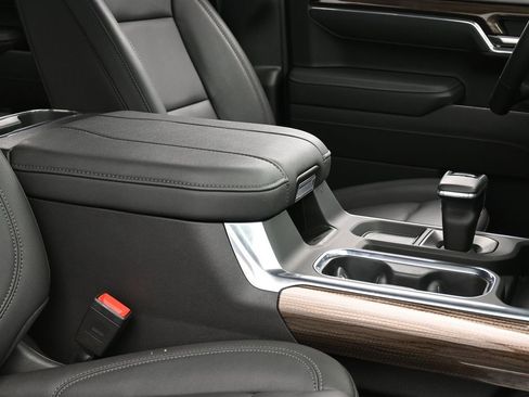 Used 2025 Chevrolet Silverado 1500 LT Trail Boss w/ Convenience Package II image 44