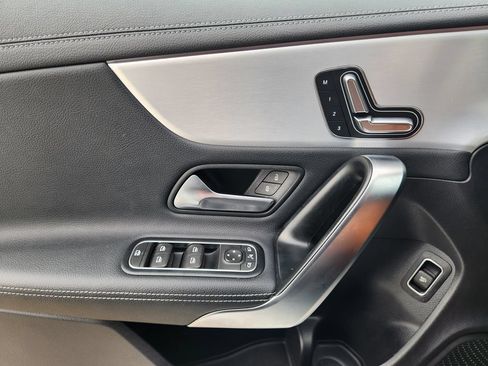 Used 2025 Mercedes-Benz CLA 250 image 27