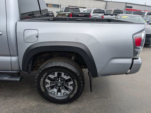 Certified 2020 Toyota Tacoma TRD Off-Road w/ Technology Package AWD/4WD image 4