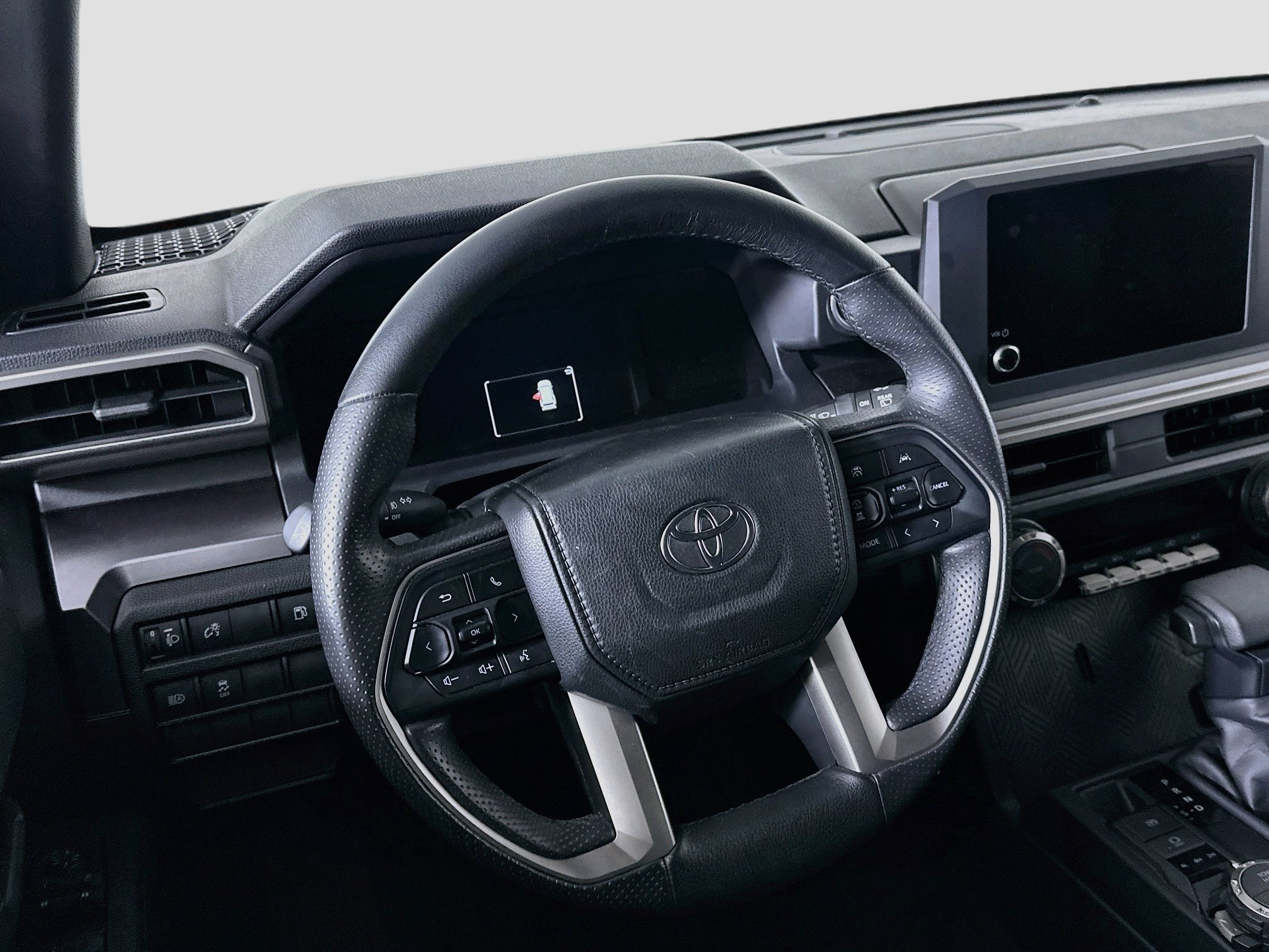 Used 2025 Toyota 4Runner SR5 AWD/4WD image 18