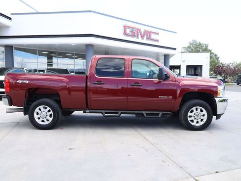 Used 2013 Chevrolet Silverado 2500 LT w/ Interior Plus Package AWD/4WD image 7