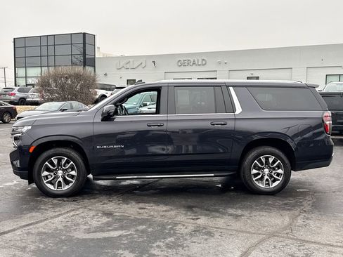 Used 2022 Chevrolet Suburban LT w/ LT Signature Plus Package image 7