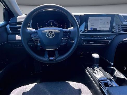 Used 2025 Toyota Camry LE FWD image 8