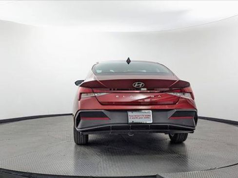 Used 2024 Hyundai Elantra SEL FWD image 7