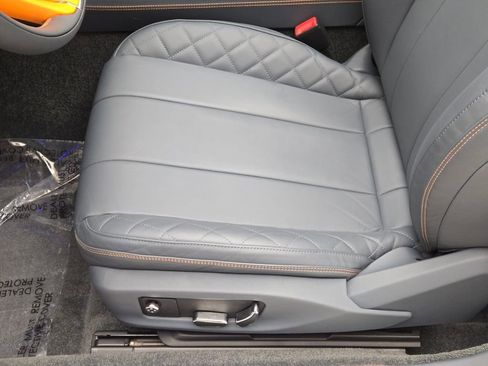 Used 2023 Bentley Continental GT V8 image 29