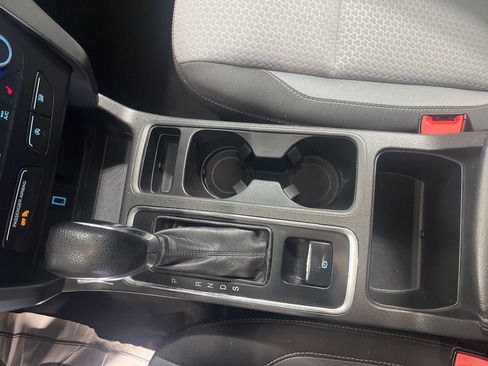 Used 2018 Ford Escape SE image 15