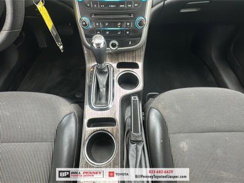 Used 2015 Chevrolet Malibu LT w/ Power Convenience Package image 9
