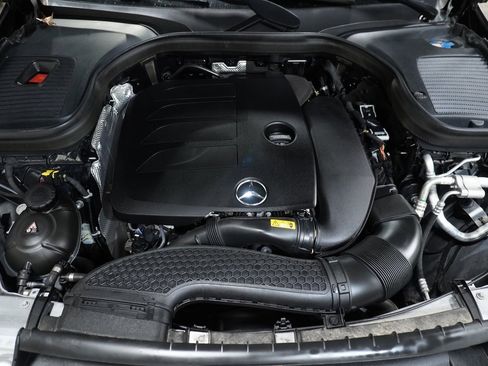 Used 2022 Mercedes-Benz GLC 300 4MATIC image 10