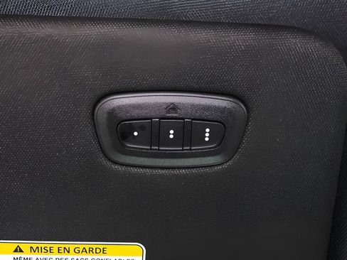 Used 2025 Jeep Wagoneer Series II w/ 8-Passenger Seating Package image 21