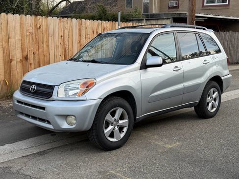 Used 2005 Toyota RAV4 4WD image 1