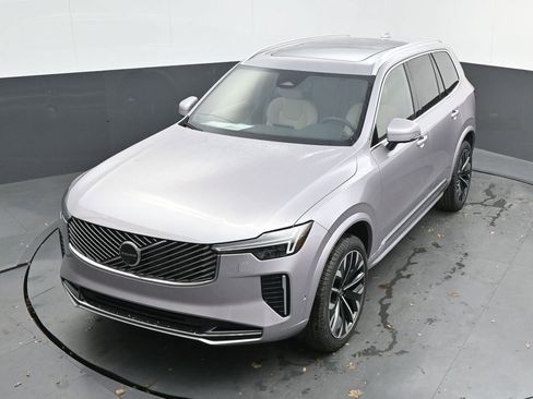 New 2026 Volvo XC90 B6 Plus w/ Protection Package Premier image 32