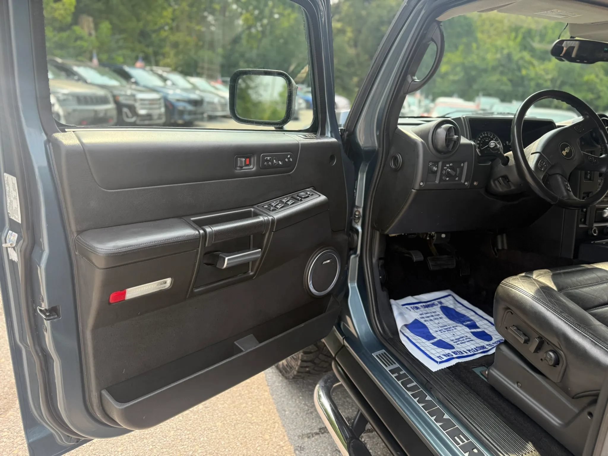 Used 2005 HUMMER H2 w/ Preferred Equipment Group AWD/4WD image 32