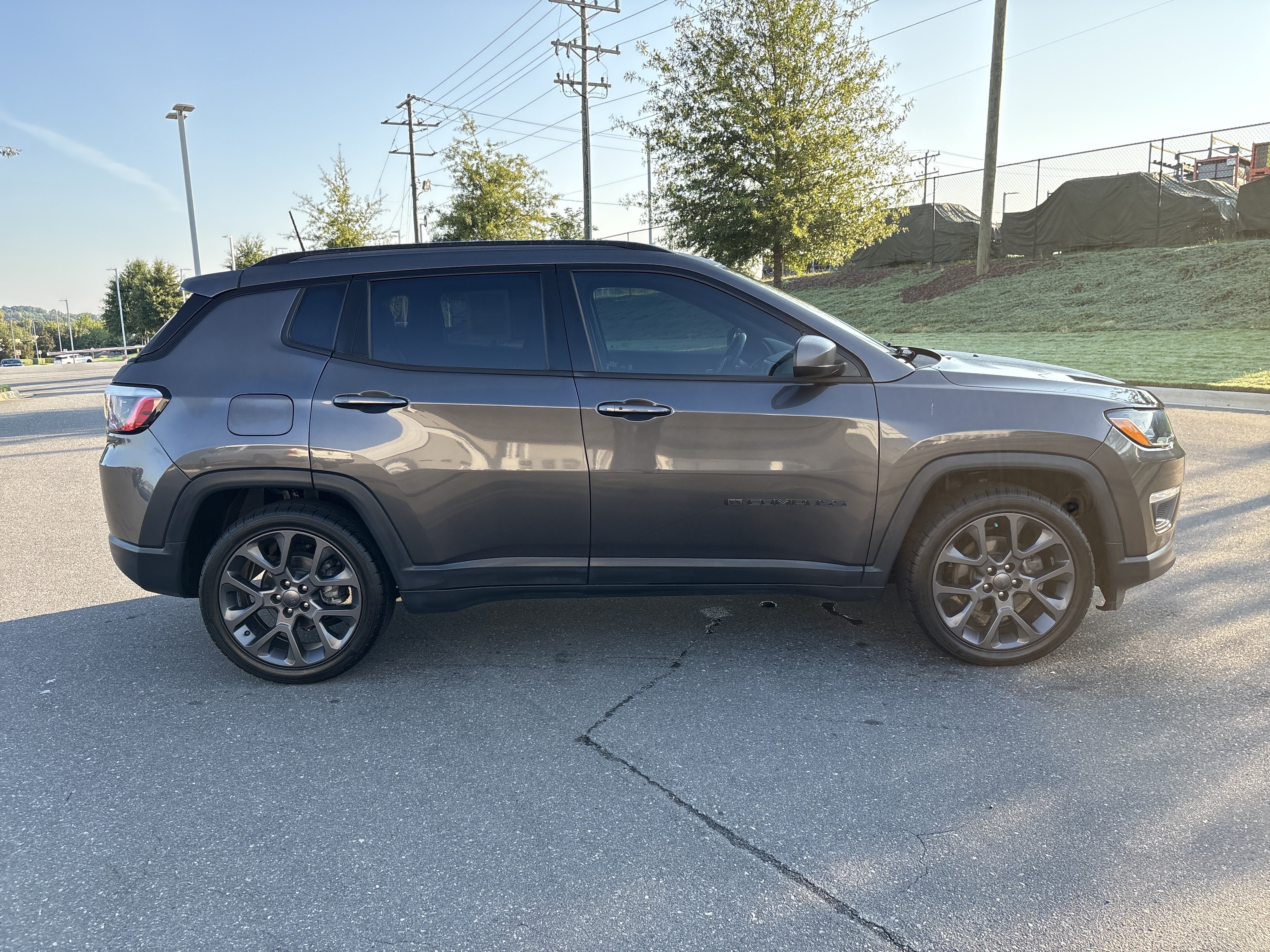 Used 2021 Jeep Compass Latitude FWD image 10