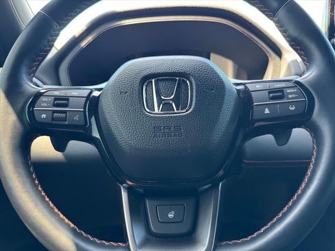 Used 2025 Honda Pilot TrailSport image 18