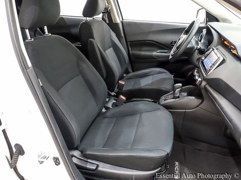 Used 2023 Nissan Kicks S image 30