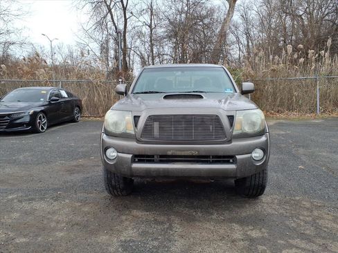 Used 2010 Toyota Tacoma Base V6 image 2