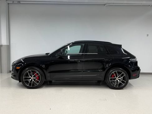 Certified 2023 Porsche Macan S AWD/4WD image 2