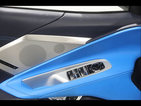 Used 2023 Chevrolet Corvette Stingray Premium Conv w/ Z51 Performance Package RWD image 6