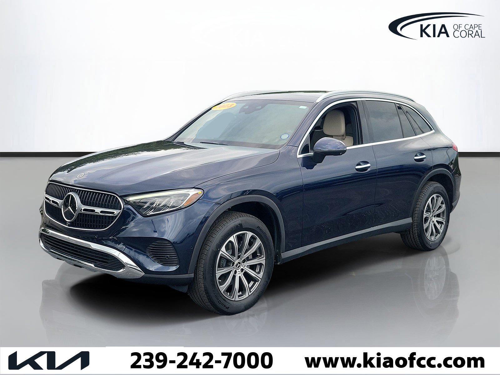 Used 2023 Mercedes-Benz GLC 300 4MATIC image 3