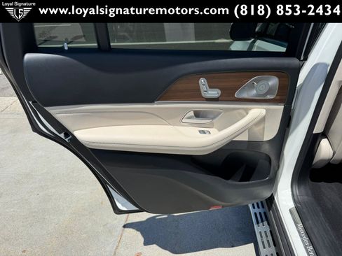 Used 2021 Mercedes-Benz GLS 450 4MATIC image 19
