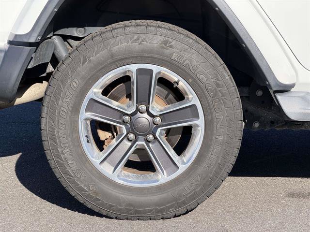Used 2018 Jeep Wrangler Unlimited Sahara AWD/4WD image 8