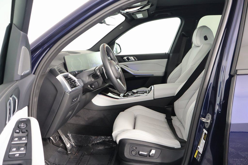 Used 2026 BMW X5 xDrive50e w/ M Sport Package AWD/4WD image 10