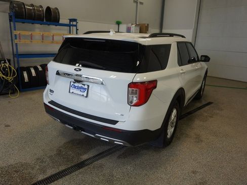 Used 2020 Ford Explorer XLT w/ Equipment Group 202A AWD/4WD image 5