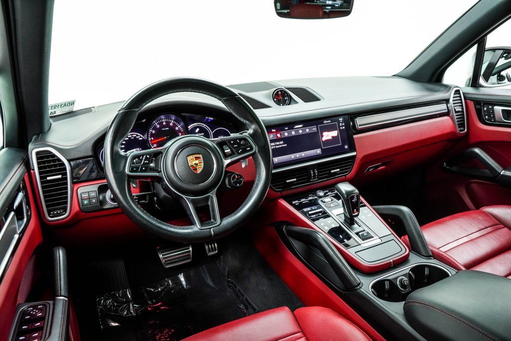 Used 2022 Porsche Cayenne S Platinum AWD/4WD image 4