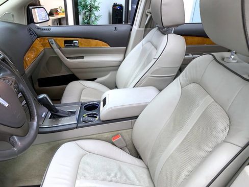 Used 2014 Lincoln MKX FWD w/ Equipment Group 102A image 8