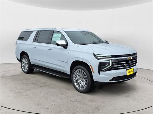 New 2026 Chevrolet Suburban Premier image 7