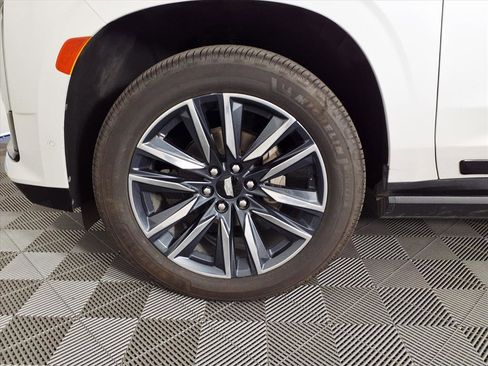 Certified 2022 Cadillac Escalade Sport Platinum w/ Heavy-Duty Trailer Package image 7