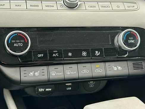 Used 2024 Hyundai Elantra Limited FWD image 24