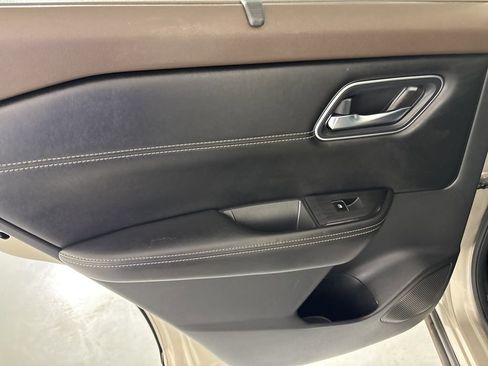 Used 2021 Nissan Rogue SL FWD image 24