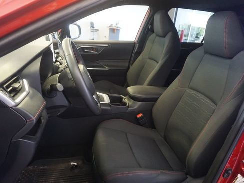 Used 2024 Toyota RAV4 SE w/ Weather & Moonroof Package AWD/4WD image 17