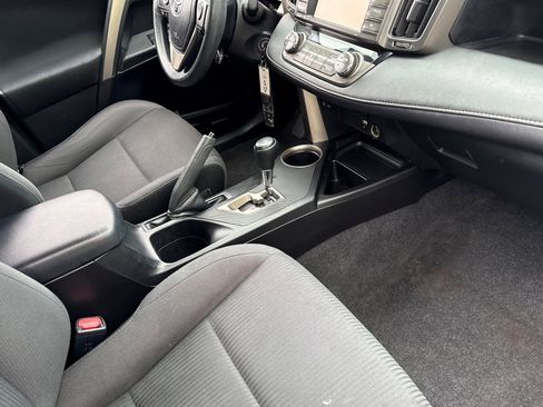 Used 2015 Toyota RAV4 XLE FWD image 30