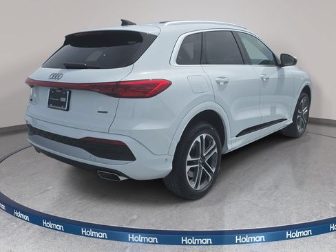 Certified 2025 Audi Q5 Premium w/ Convenience Package AWD/4WD image 5