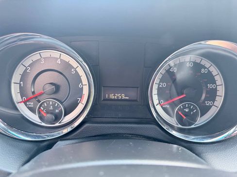 Used 2017 Dodge Grand Caravan SXT FWD image 15