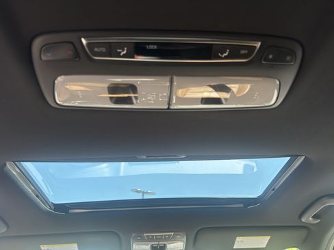 Used 2021 Kia Telluride SX w/ Towing Package FWD image 29