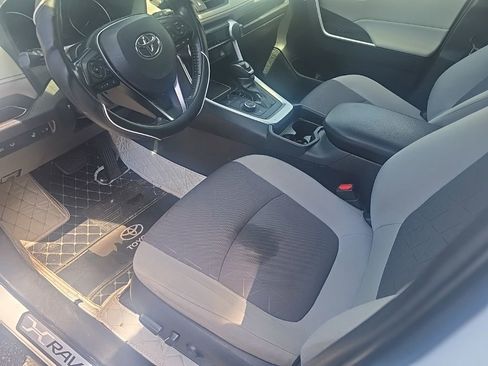 Used 2021 Toyota RAV4 XLE w/ Convenience Package AWD/4WD image 12