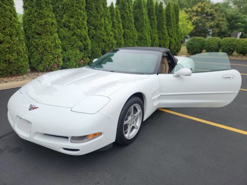 Used 2000 Chevrolet Corvette Convertible w/ Performance Handling Pkg image 18