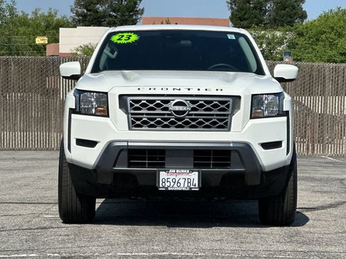 Used 2023 Nissan Frontier SV RWD image 8