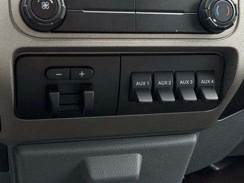 Used 2014 Ford F250 XLT w/ XLT Premium Package AWD/4WD image 36