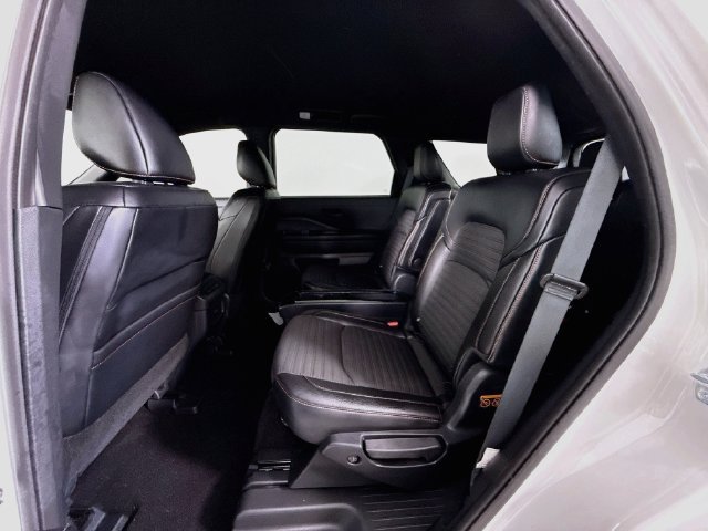 Used 2025 Nissan Pathfinder Rock Creek AWD/4WD image 23