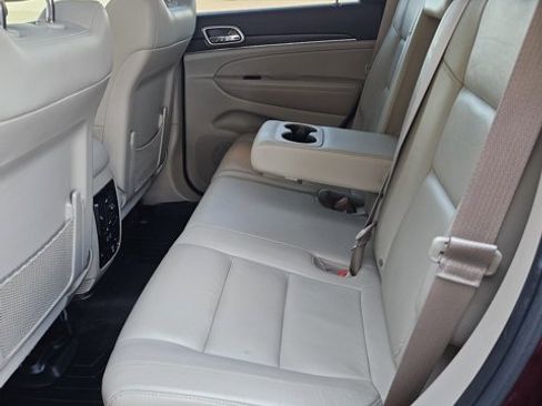 Used 2017 Jeep Grand Cherokee Limited w/ Trailer Tow Group IV image 13