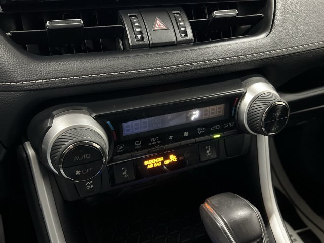 Certified 2019 Toyota RAV4 XLE Premium w/ Cold Weather Package AWD/4WD image 18